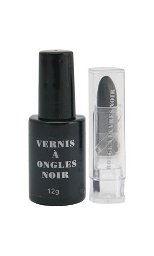 Rouge à lèvres et vernis à ongles noir